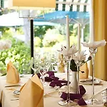 Parkhotel Flora Am 4*