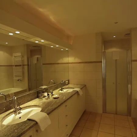 Parkhotel Flora Am 4*