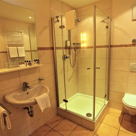 Hotell Parkhotel Flora Am