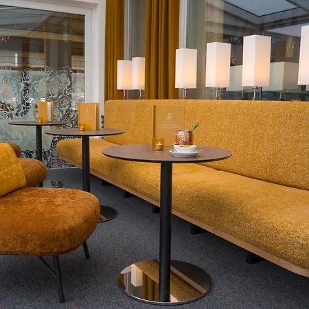 Hotell Parkhotel Flora Am 4*