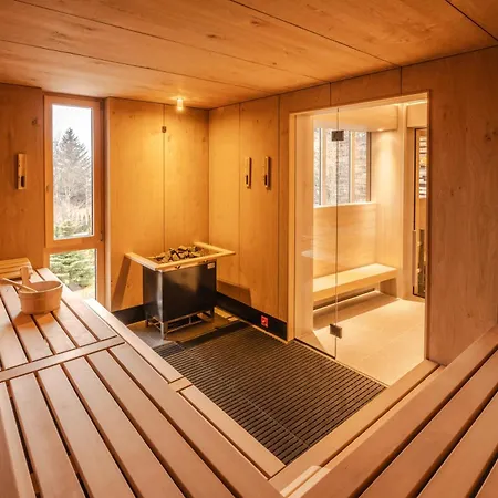 Parkhotel Flora Am 4*