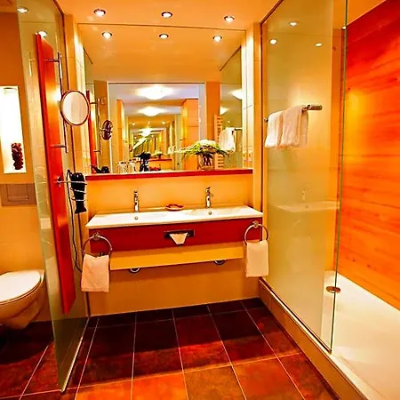 Parkhotel Flora Am 4*