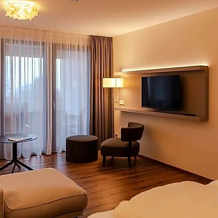 Отель Parkhotel Flora Am Шлухзее