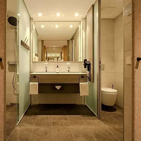 Parkhotel Flora Am 4*