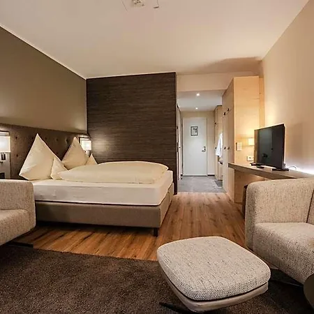 Отель Parkhotel Flora Am Шлухзее