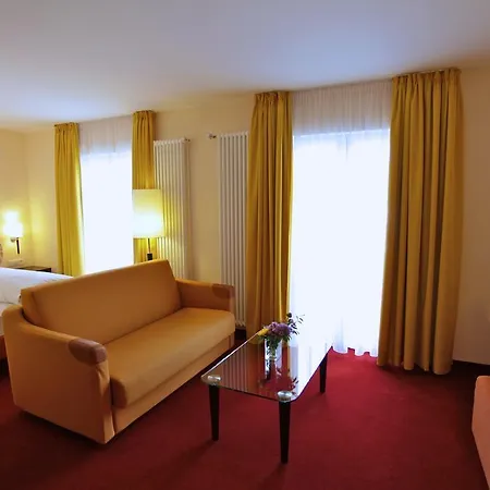 Hotel Parkhotel Flora Am 4*