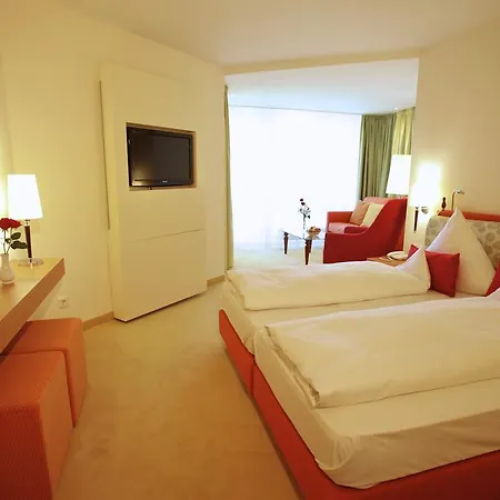 Ξενοδοχείο Parkhotel Flora Am 4*