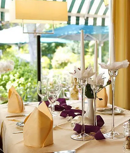 Parkhotel Flora Am 4*